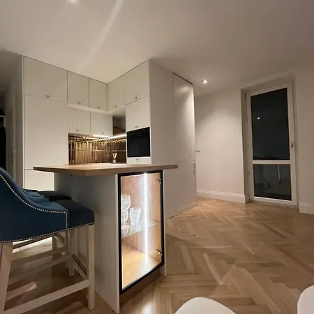 - Gorczewska - Metro Mlynow Apartment